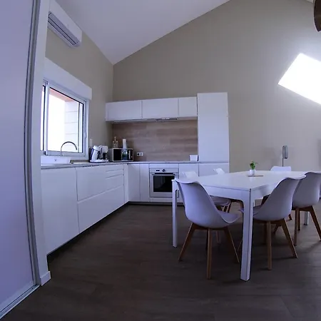 House 35 Minutes From Futuroscope