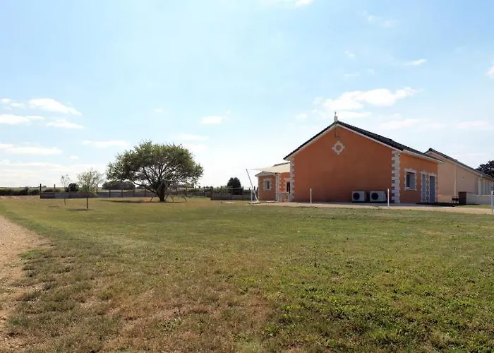 Hébergement de vacances House 35 Minutes From Futuroscope *